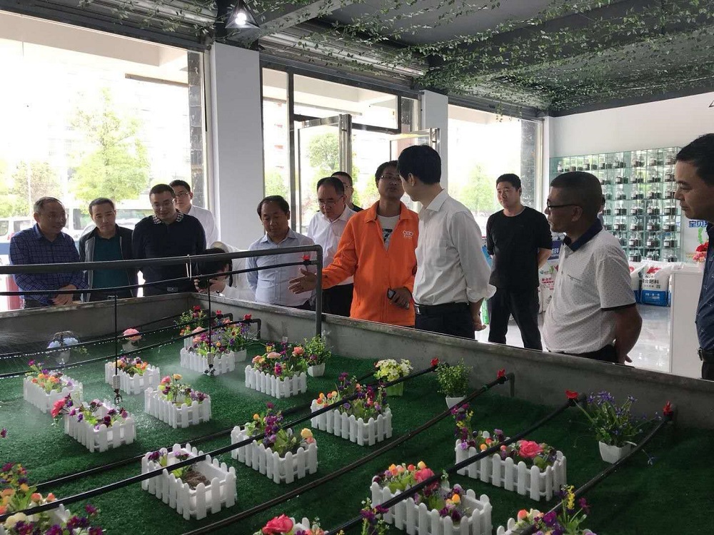 顧縣長(zhǎng)視察1.jpg 顧縣長(zhǎng)視察1.jpg