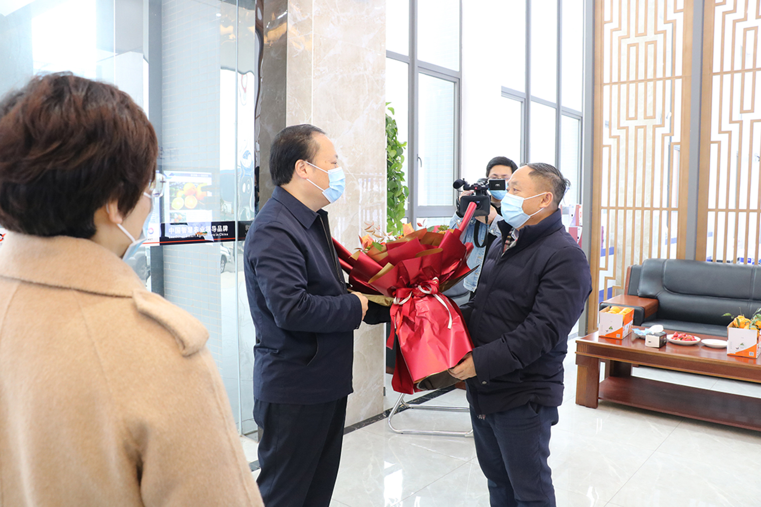 送花 (1)小.jpg 送花 (1)小.jpg